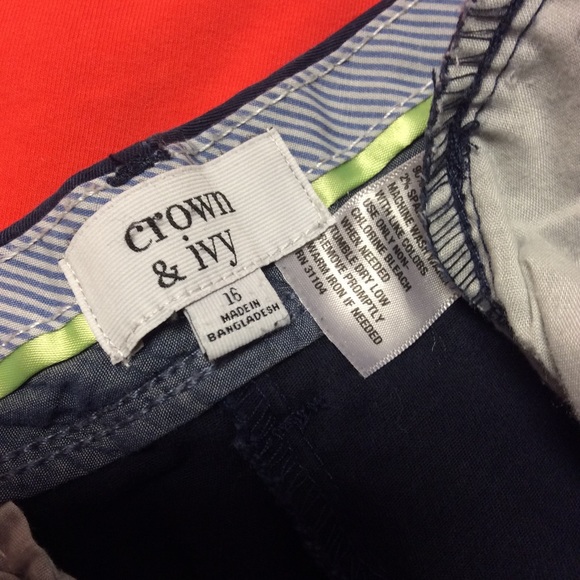 CROWN & IVY NAVY CROPPED PANTS - Picture 5 of 6